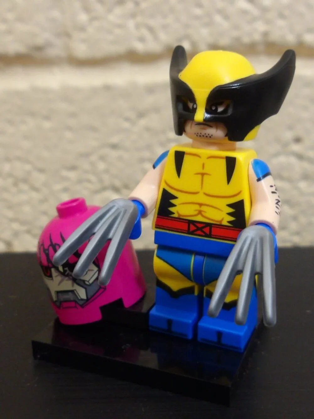 LEGO Wolverine Minifigure 71039 Marvel Series 2 New, no bag Complete